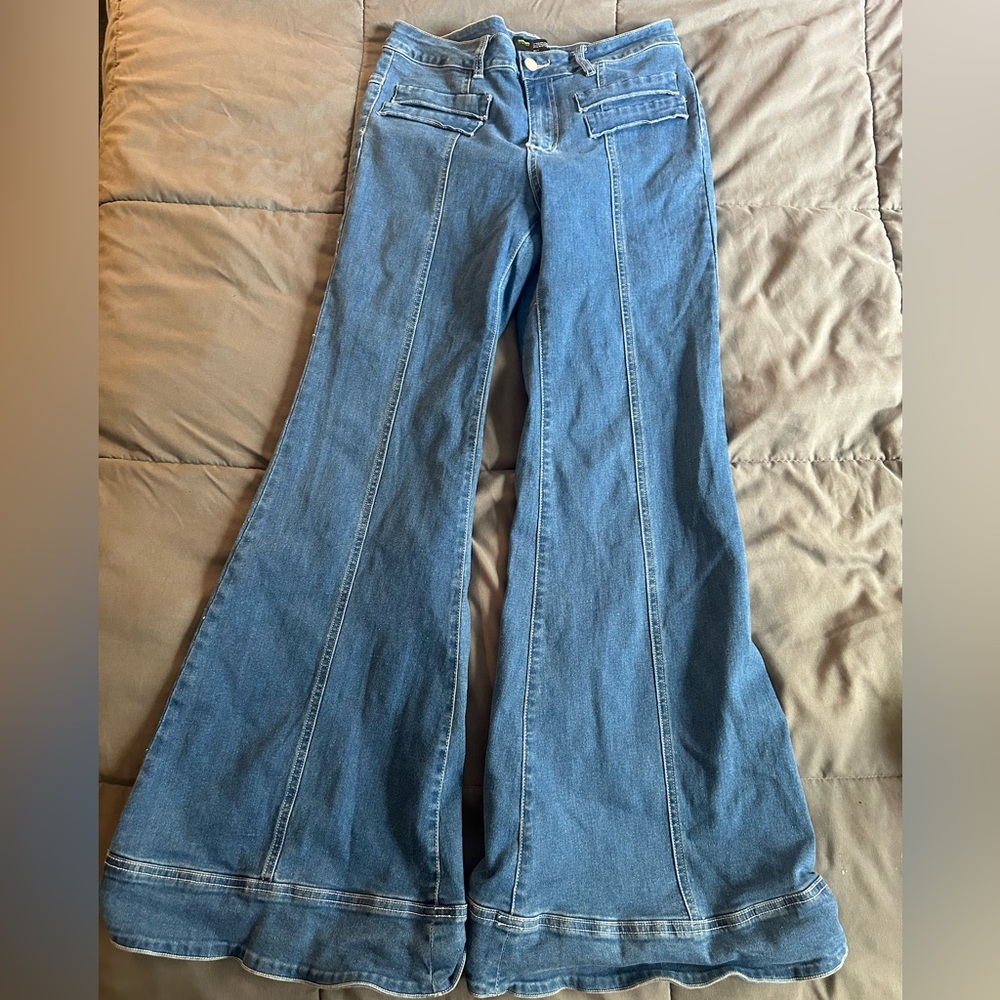 Finesse Women's Blue Flared “Jamie” Jeans - Picture 3 of 4